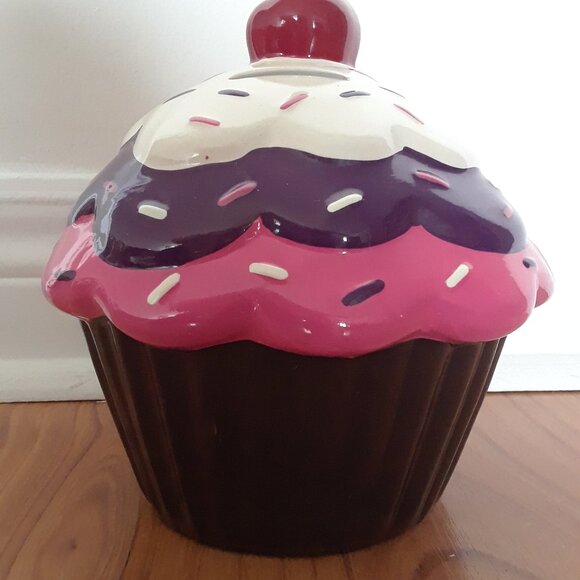 F•A•B Starpoint Cupcake Coin Bank With Sprinkles - Picture 1 of 6